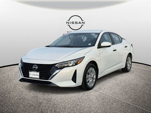 Certified 2025 Nissan Sentra S image 4