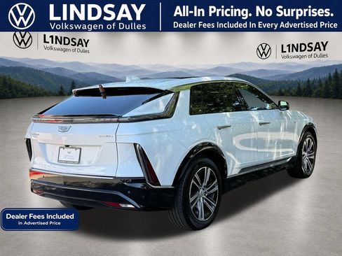 Used 2025 Cadillac Lyriq Luxury AWD/4WD image 11