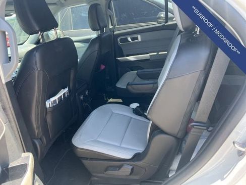 Used 2021 Ford Explorer XLT w/ Equipment Group 202A AWD/4WD image 5