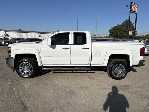 Used 2015 Chevrolet Silverado 2500 LT w/ LT Convenience Package image 3