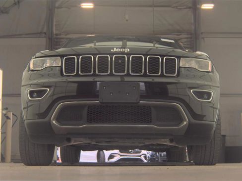 Used 2021 Jeep Grand Cherokee Limited w/ Luxury Group II RWD image 2