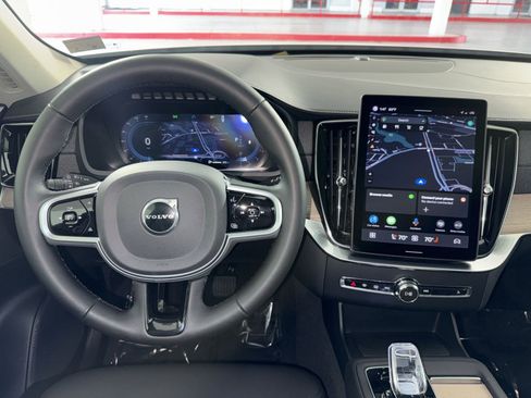 Used 2025 Volvo XC90 B6 Core w/ Climate Package AWD/4WD image 16