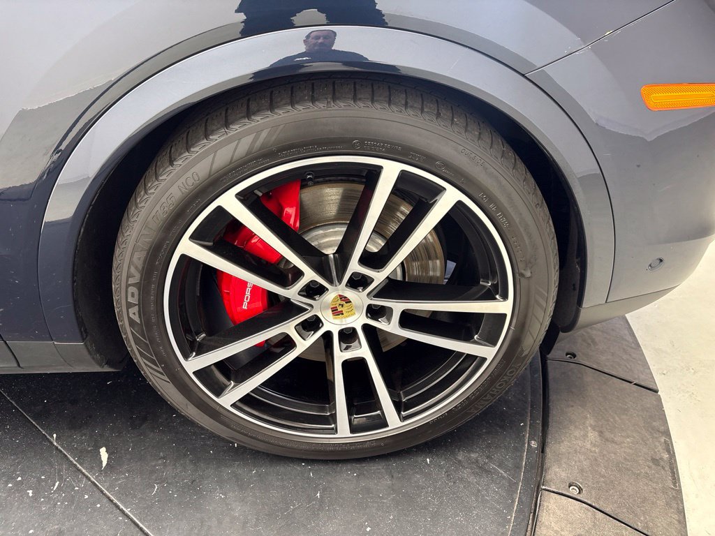 Certified 2024 Porsche Cayenne S AWD/4WD image 17