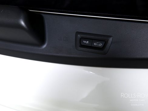 Used 2025 Rolls-Royce Cullinan Black Badge AWD/4WD image 26