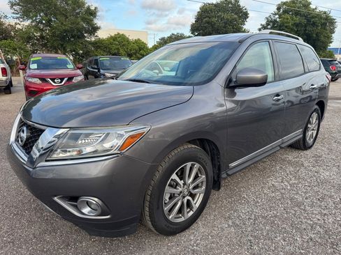 Used 2015 Nissan Pathfinder SL w/ SL Tech Package FWD image 1
