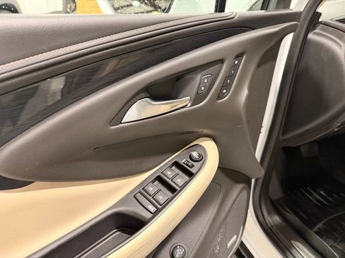 Used 2018 Buick Envision Premium w/ Driver Confidence Package image 25