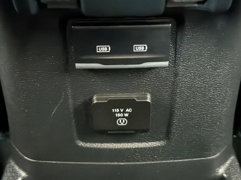 Used 2022 Jeep Wrangler Unlimited Sahara AWD/4WD image 32