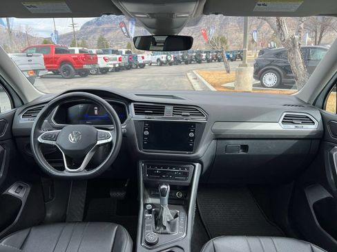 Used 2024 Volkswagen Tiguan SE AWD/4WD image 20