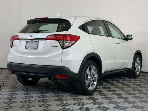 Used 2022 Honda HR-V LX image 8