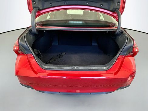 Used 2022 Toyota Avalon XLE image 25