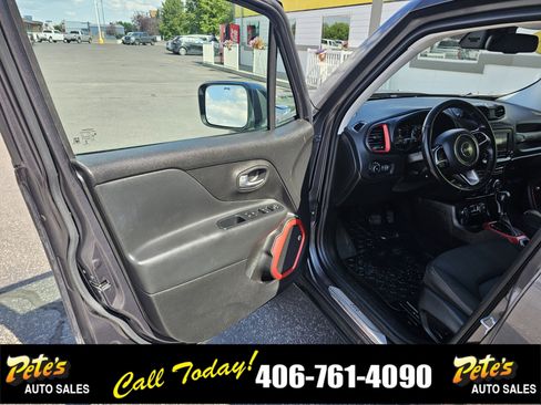 Used 2017 Jeep Renegade Trailhawk image 15