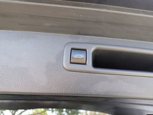 Used 2022 Toyota Highlander XLE image 30