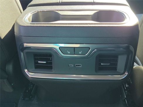 New 2026 GMC Sierra 1500 SLT w/ SLT Premium Package image 10