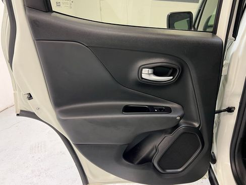 Used 2023 Jeep Renegade Latitude AWD/4WD image 27