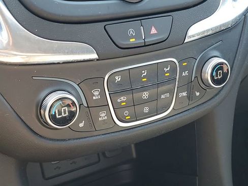 Used 2023 Chevrolet Equinox LT AWD/4WD image 17