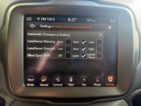 Used 2023 Jeep Renegade Latitude w/ Sun/Sound Group AWD/4WD image 46
