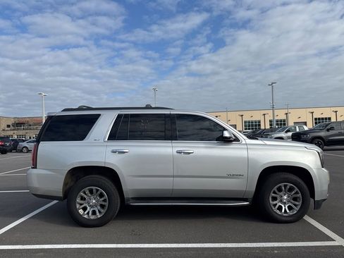 Used 2019 GMC Yukon SLT w/ Open Road Package RWD image 2