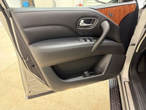 Used 2019 INFINITI QX80 Luxe AWD/4WD image 21