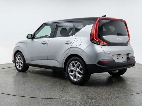 Used 2025 Kia Soul LX w/ LX Technology Package image 6