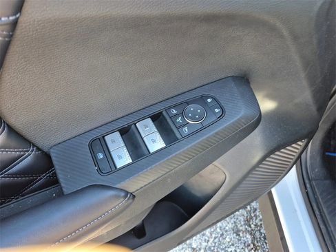 Used 2024 Mitsubishi Outlander 4WD Plug-In Hybrid image 42