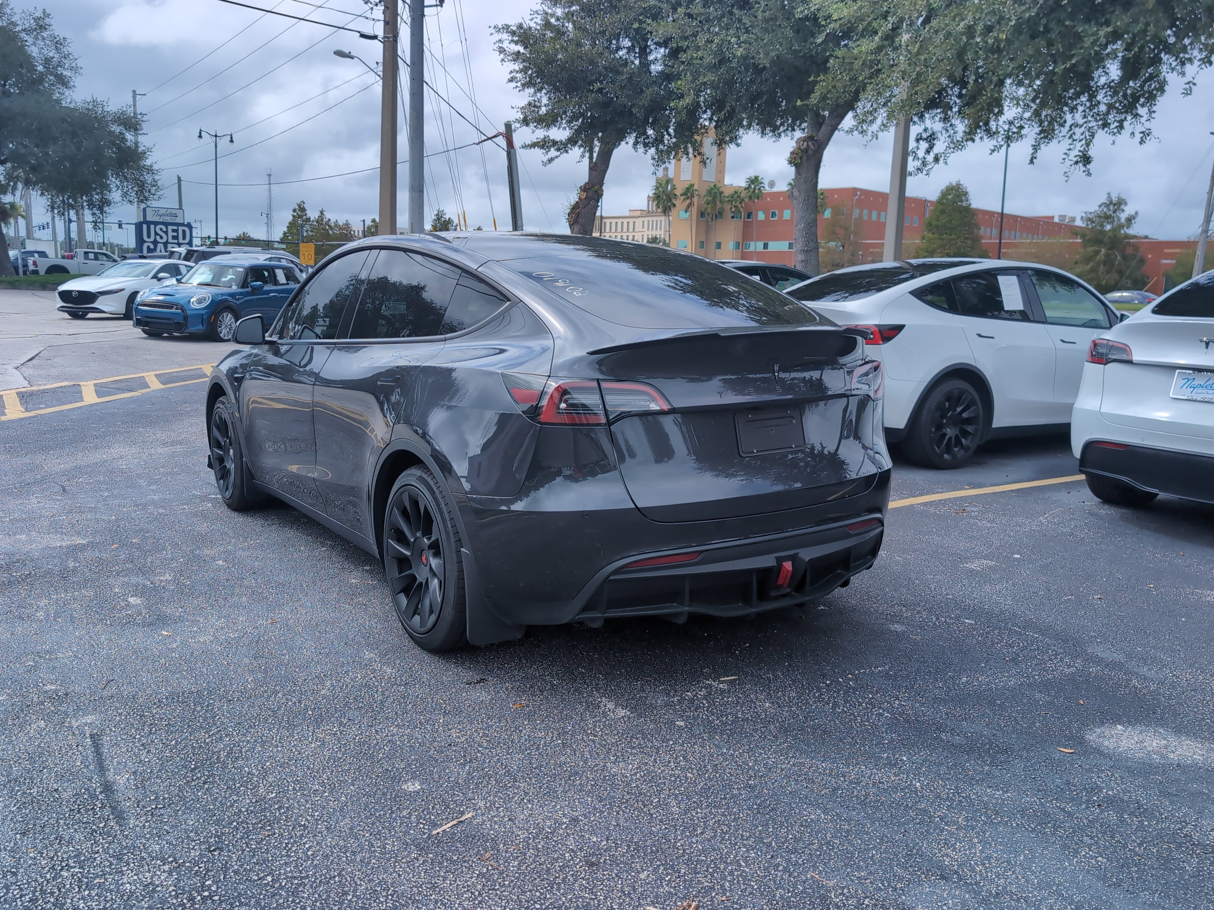 Used 2024 Tesla Model Y Long Range RWD image 4