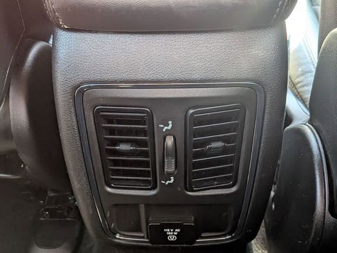 Used 2022 Jeep Grand Cherokee Laredo X AWD/4WD image 33