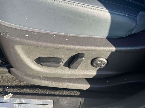 Used 2024 Nissan Ariya AWD image 19