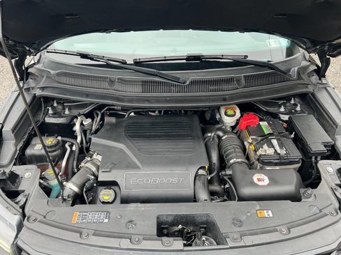 Used 2017 Ford Explorer Sport w/ Equipment Group 401A image 5