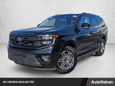 Certified 2025 Ford Expedition Active AWD/4WD image 1