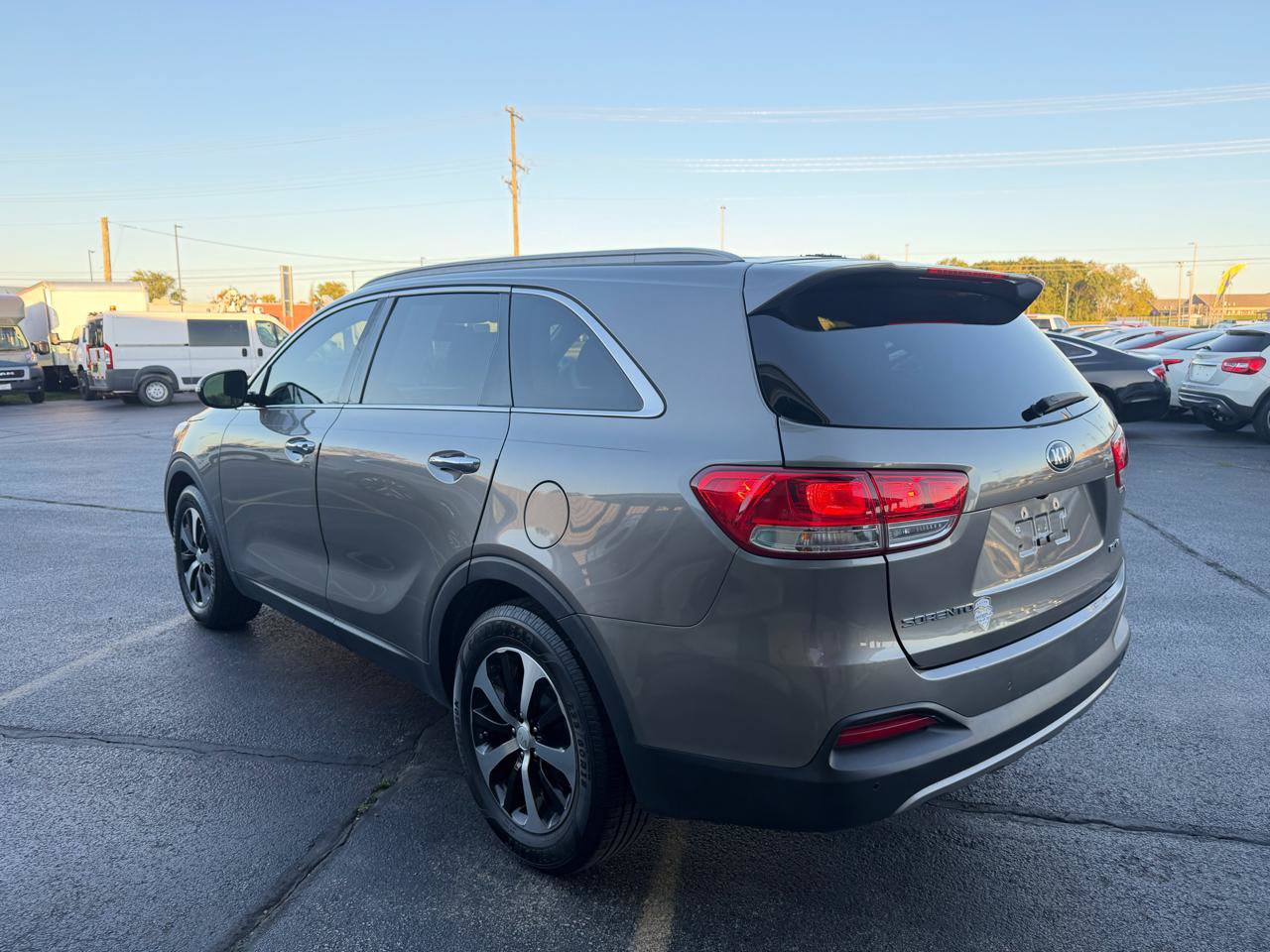 Used 2017 Kia Sorento EX w/ EX V6 Premium Package FWD image 5
