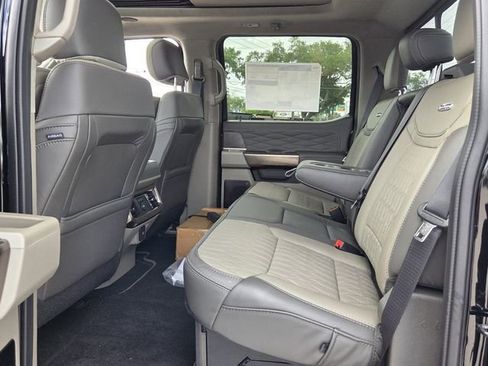 New 2026 Ford F250 Platinum w/ Platinum Plus Package AWD/4WD image 18
