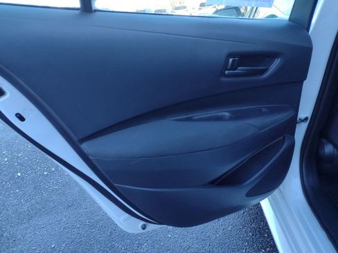 Used 2025 Toyota Corolla LE image 16