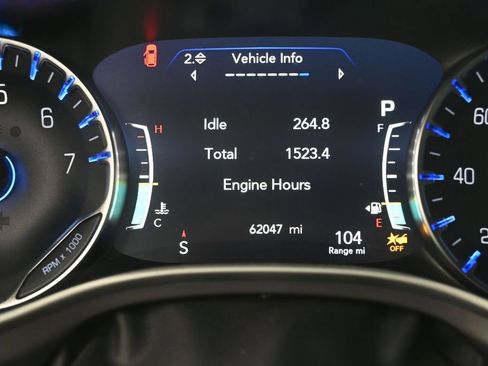Used 2025 Chrysler Pacifica Select FWD image 25