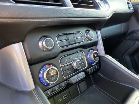 Used 2021 GMC Yukon SLT w/ SLT Luxury Plus Package image 43