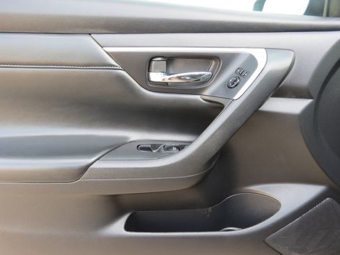 Used 2016 Nissan Altima 3.5 SL image 27