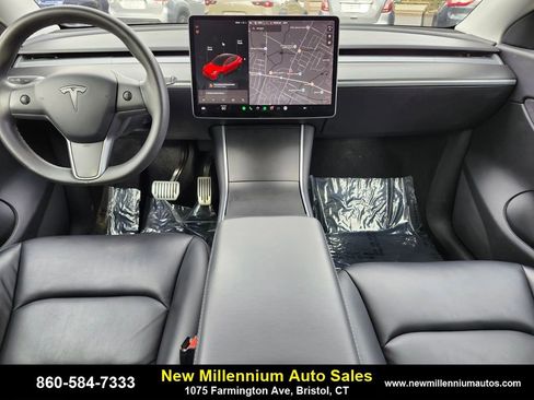 Used 2020 Tesla Model Y Long Range image 14