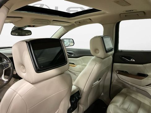 Used 2019 GMC Acadia Denali w/ Technology Package FWD image 25