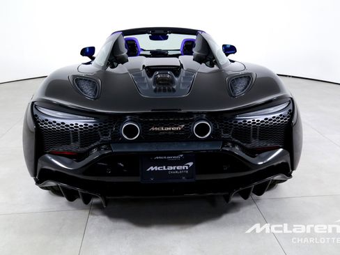 Used 2025 McLaren Artura Spider image 9