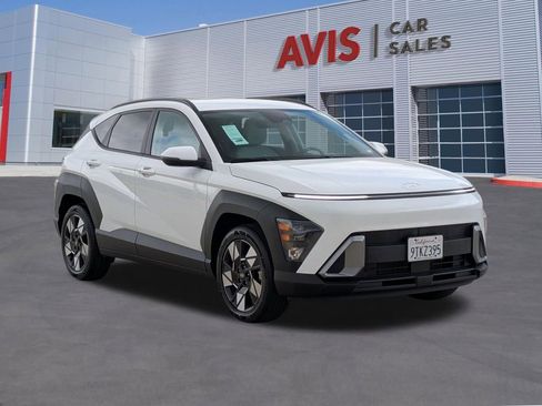 Used 2025 Hyundai Kona SEL FWD image 3