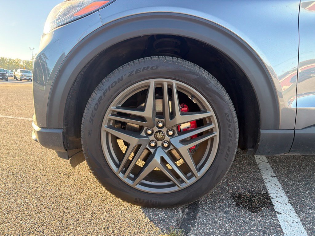 Used 2025 Ford Explorer ST AWD/4WD image 25