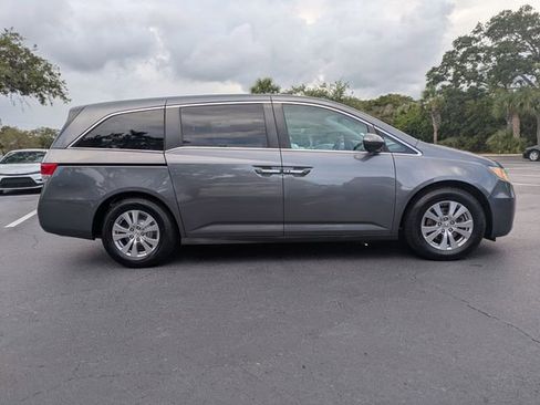Used 2016 Honda Odyssey SE image 3