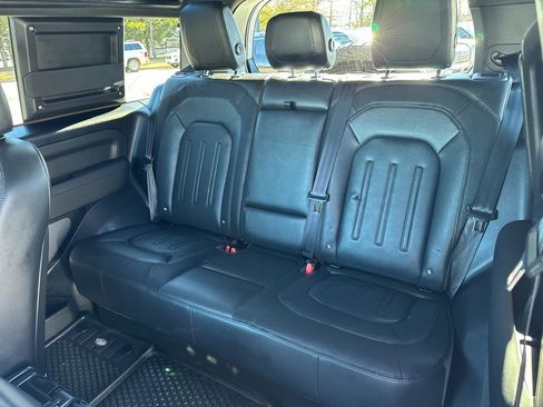 Used 2021 Land Rover Defender 90 X-Dynamic S image 16