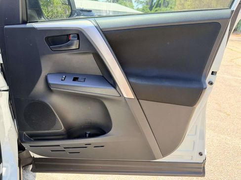 Certified 2018 Toyota RAV4 LE FWD image 12