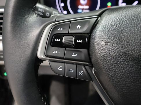 Used 2018 Honda Accord Touring image 37