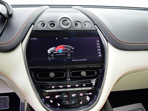 Used 2022 Aston Martin DBX DBX image 35