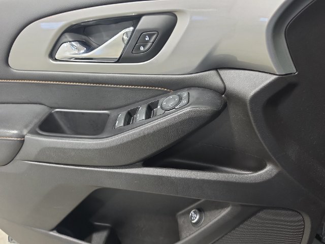 Used 2019 Chevrolet Traverse LT FWD image 23