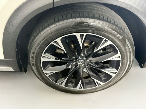 Used 2024 MAZDA CX-90 Plug-In Hybrid w/ Premium Pkg AWD/4WD image 11