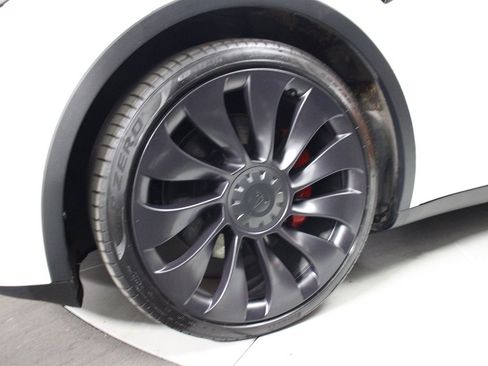 Used 2022 Tesla Model Y Performance AWD/4WD image 3