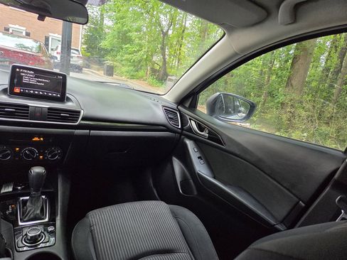 Used 2016 MAZDA MAZDA3 i Sport w/ Preferred Equipment Package FWD image 31