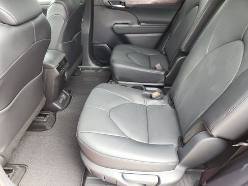 New 2026 Toyota Highlander Limited AWD/4WD image 26